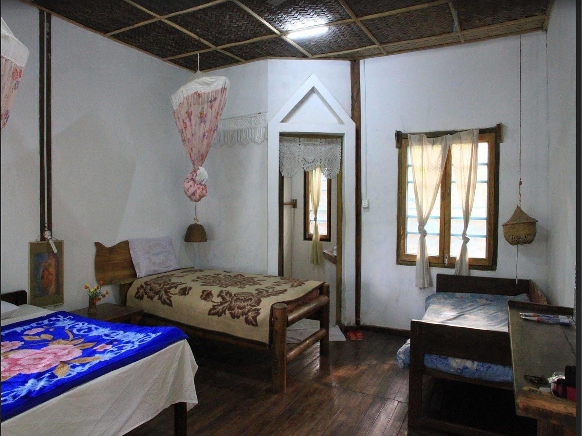Prince Hotel Mrauk-oo Exterior foto